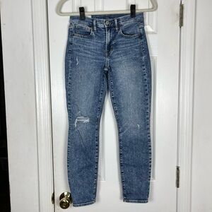 Gap Distressed Denim True Skinny Ankle Mid Rise Jeans